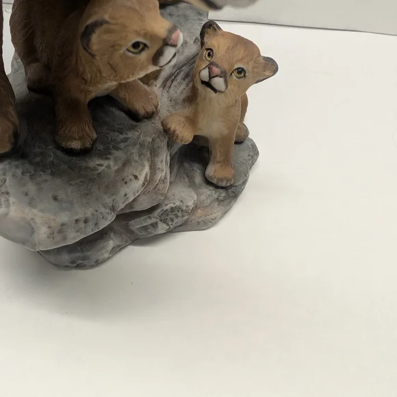 Mountain Lion Family Figurine - Brown - Picture 11 of 11